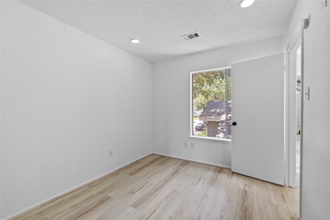 Building Photo - 13002 Greenway Chase Ct