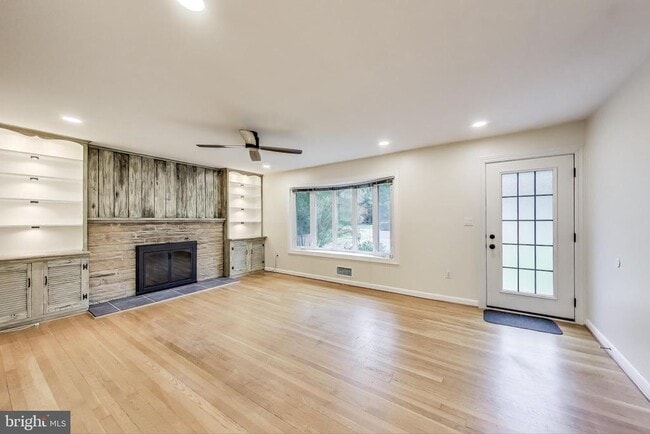 Building Photo - 6107 Parkway Dr
