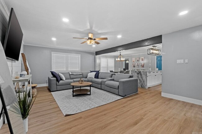Building Photo - 7109 Sequoyah Ln