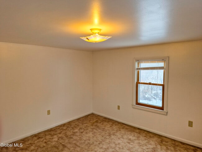 Building Photo - 160 Old Plant Rd