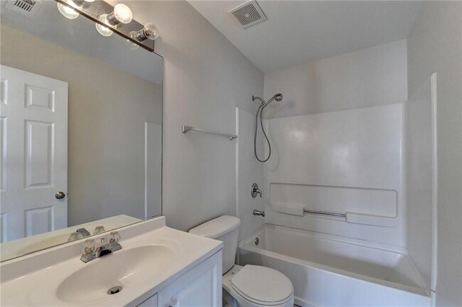 Building Photo - 4006 Edgecomb Dr
