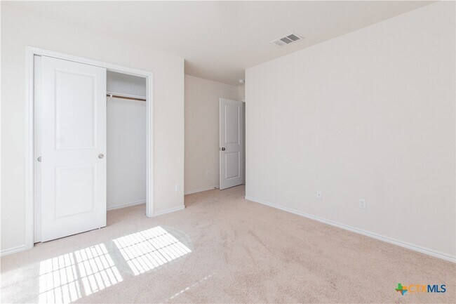 Building Photo - 3903 Endicott Dr