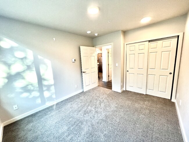 Building Photo - 1925 S I St