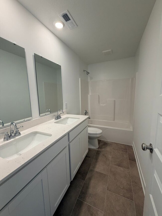 Building Photo - 936 Shadow Dr