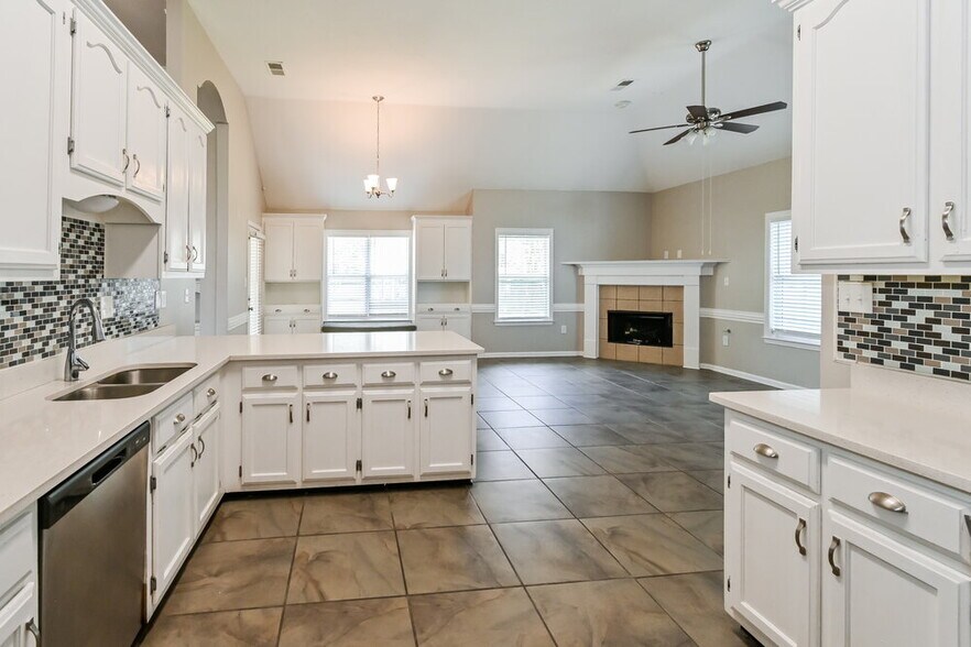 Building Photo - 6308 Acree Ln