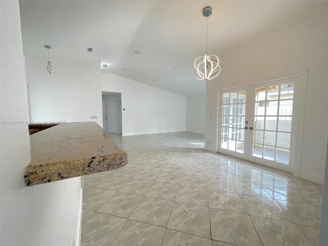 Building Photo - 211 E Riverbend Dr