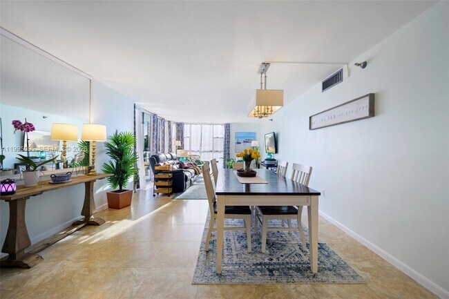 Building Photo - 20515 E Country Club Dr