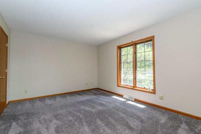 Building Photo - N58W23798 Hastings Ct