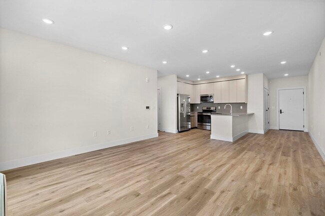 Building Photo - 433 62nd St