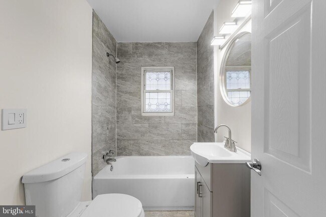 Building Photo - 257 Homecrest Ave