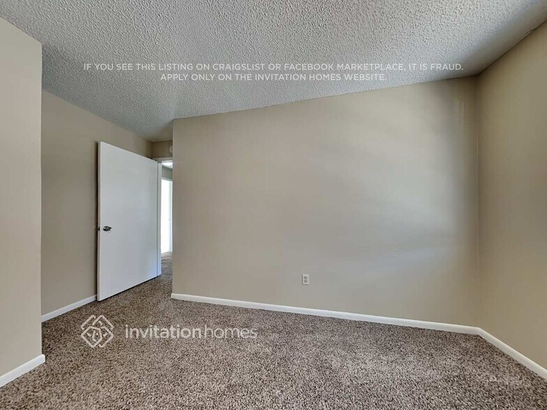 Building Photo - 1623 Palm Leaf Dr