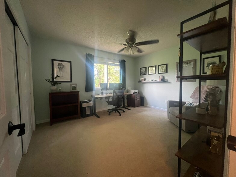 Building Photo - 7710 S Hickory Pl