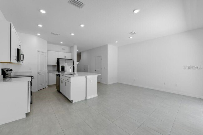 Building Photo - 15148 Cuzcorro Ct