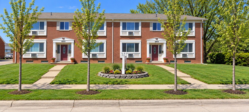Building Photo - 4915 Briarwood Ave