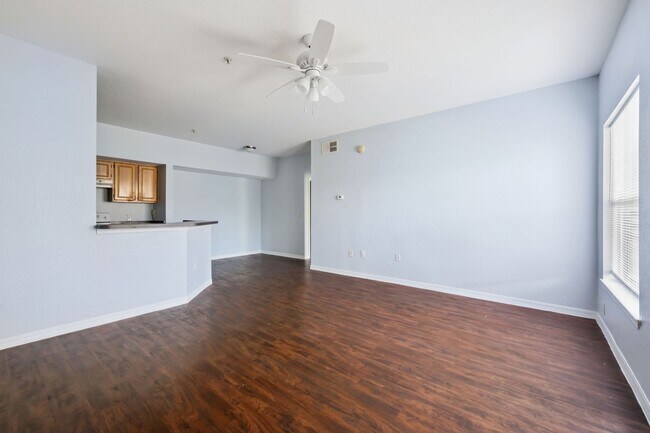 Building Photo - 6071 Westgate Dr