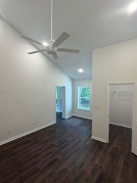 Building Photo - 2212 Paul Russell Cir