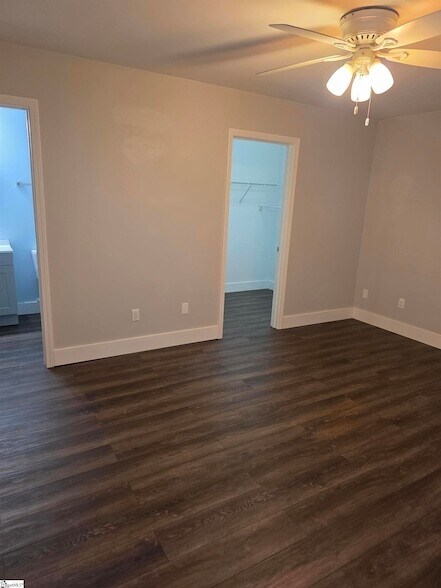 Building Photo - 226 Cambria Ct