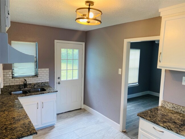 Building Photo - 7547 Laura Koppe Rd