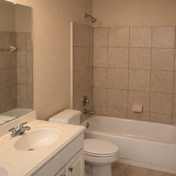 Building Photo - 5011 Forest Hurst Glen