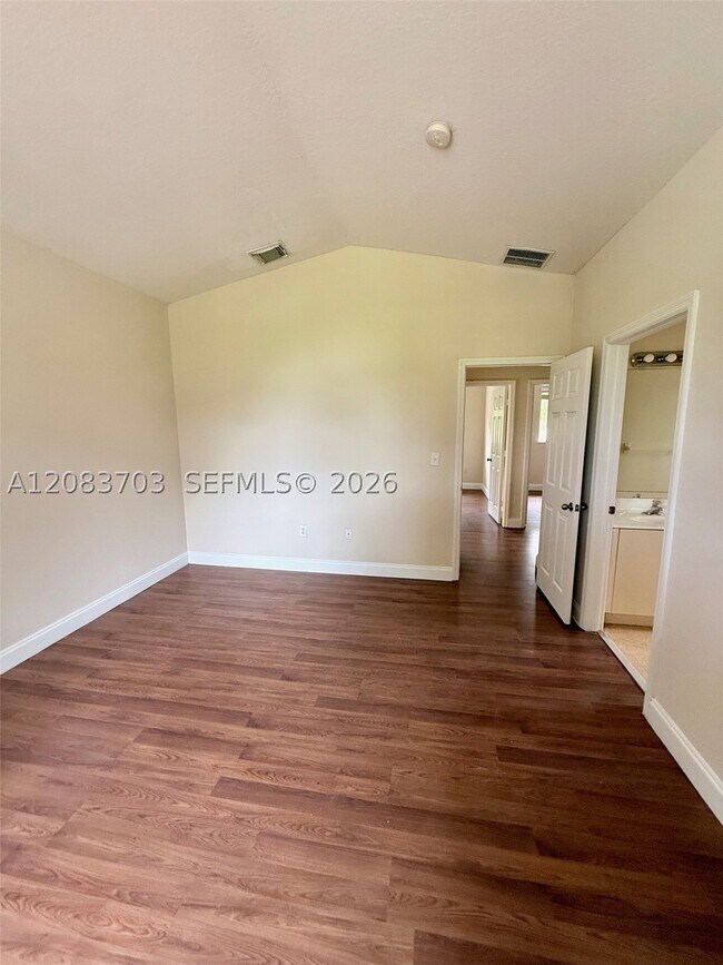Building Photo - 2601 NE 41st Cir