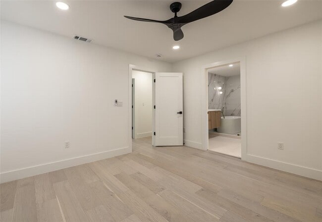 Building Photo - 1206 Cloverleaf Dr
