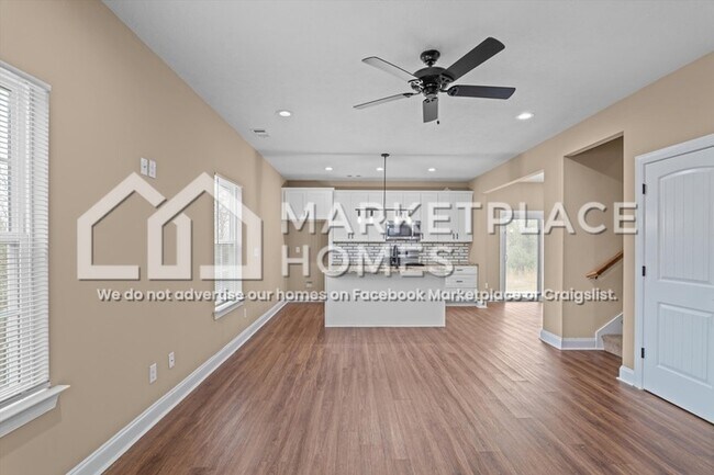 Building Photo - 108 James St