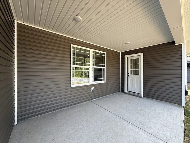 Building Photo - 3 BEDROOM NEW CONSTRUCTION HOME