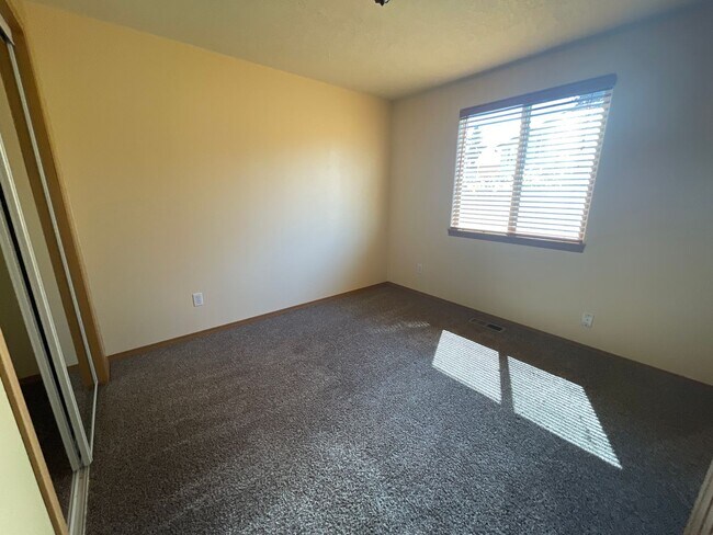 Building Photo - 4999 Honestus Dr SE
