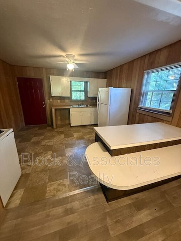 Building Photo - 1326 Spanish Dr