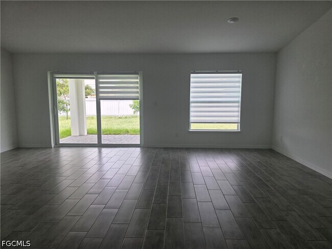 Building Photo - 408 NW 31st Pl