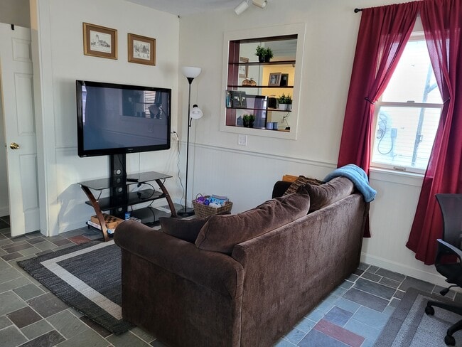 Building Photo - 30 Main St