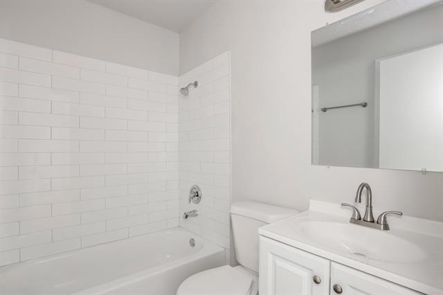 Building Photo - 5037 Collingwood Dr