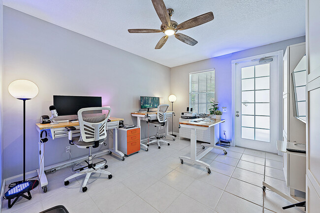 Building Photo - 107 Rivinia Dr