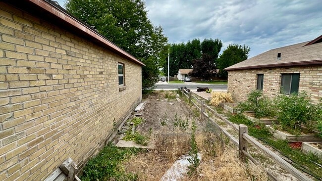 Building Photo - 410 N 250 W