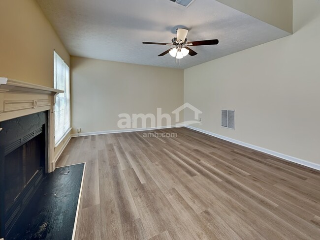 Building Photo - 3548 Grovecrest Way