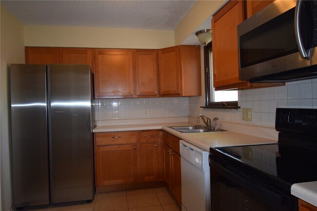 Building Photo - 3626 Blecha Rd