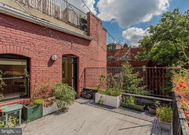 Building Photo - 500 M St NW