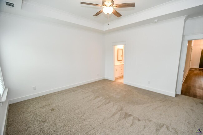 Building Photo - 114 Haven Way