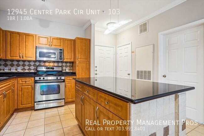 Building Photo - 12945 Centre Park Cir