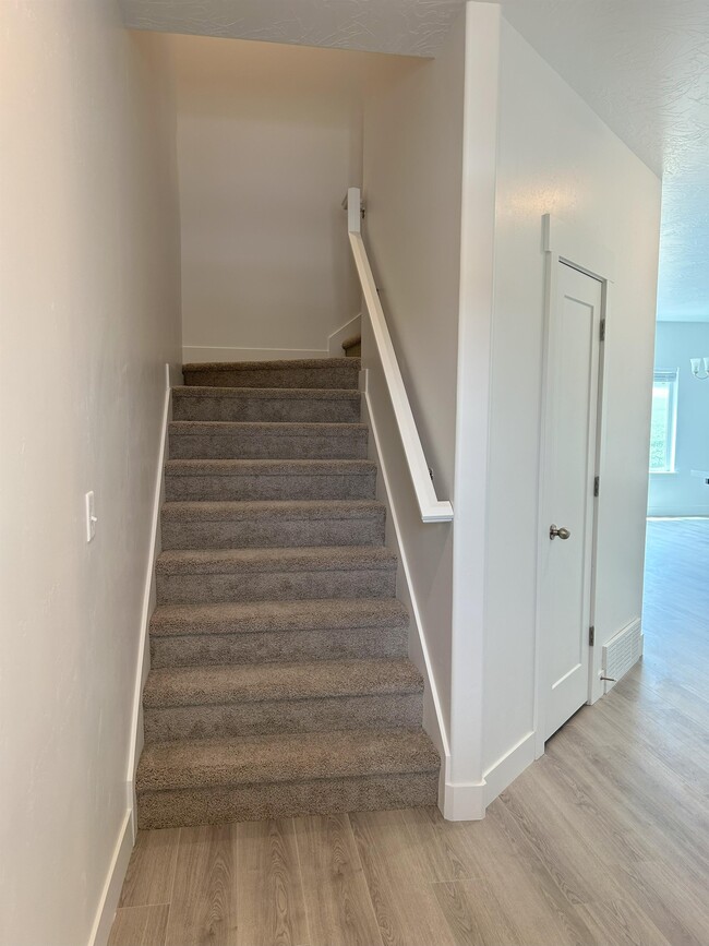 Building Photo - 5118 Lakefield Dr
