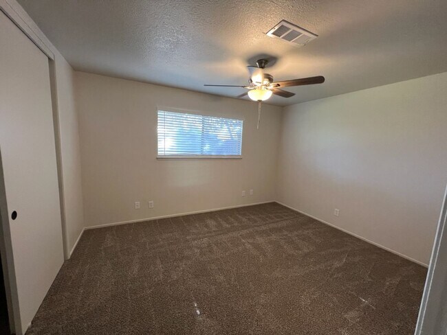 Building Photo - 1536 Sheldon Dr