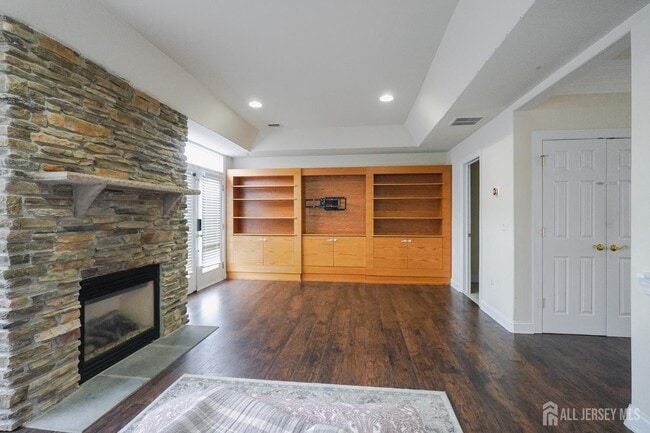 Building Photo - 456 Hancock St