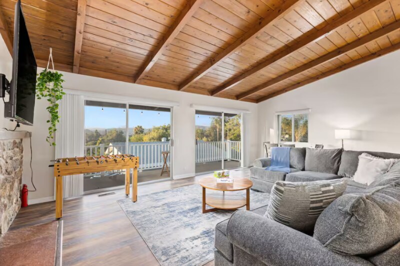 Building Photo - 321 W Kalmia St