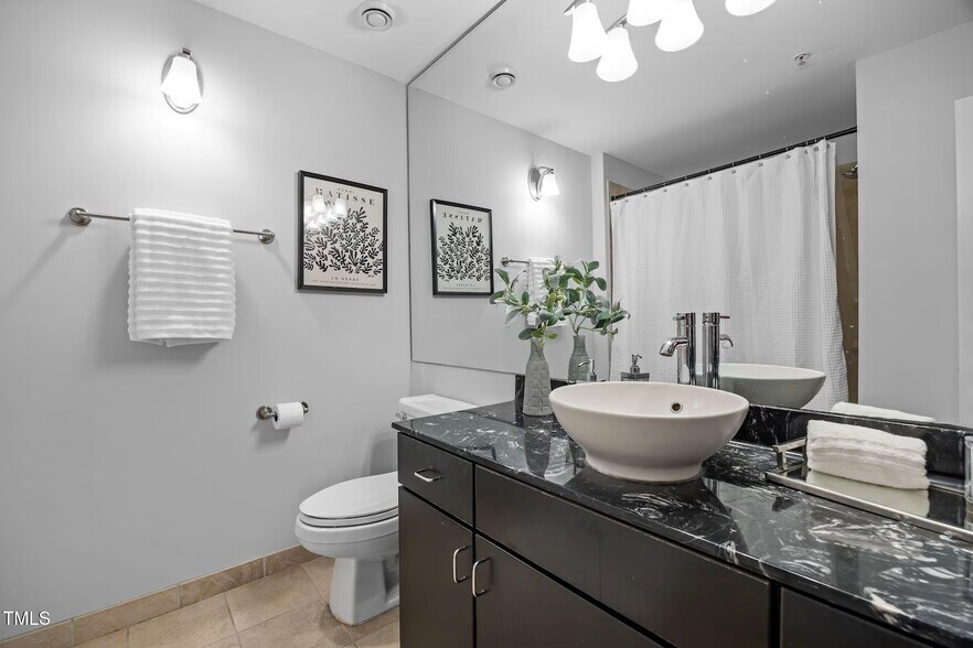 Building Photo - 444 S Blount St