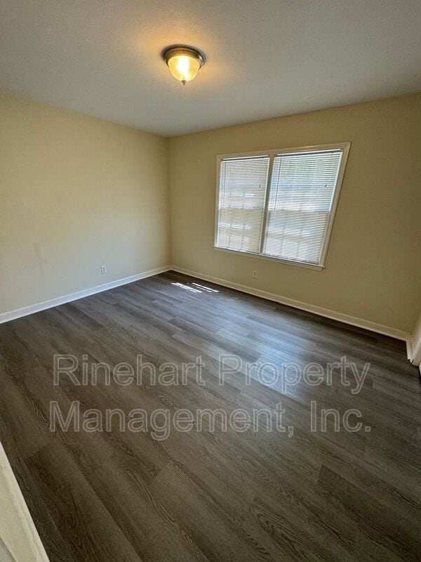 Building Photo - 409 Plantation Rd