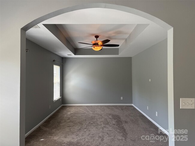 Building Photo - 4819 Abercromby St
