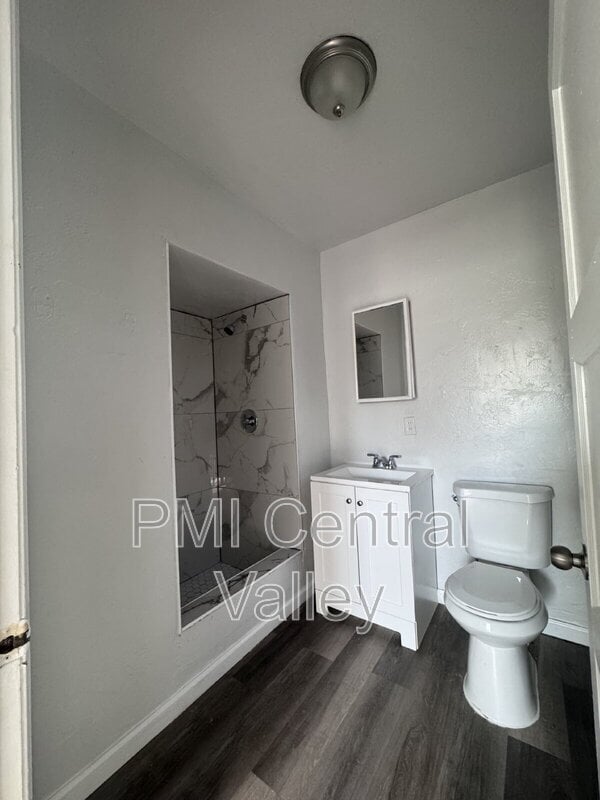 Building Photo - 1112 Barberry Ln