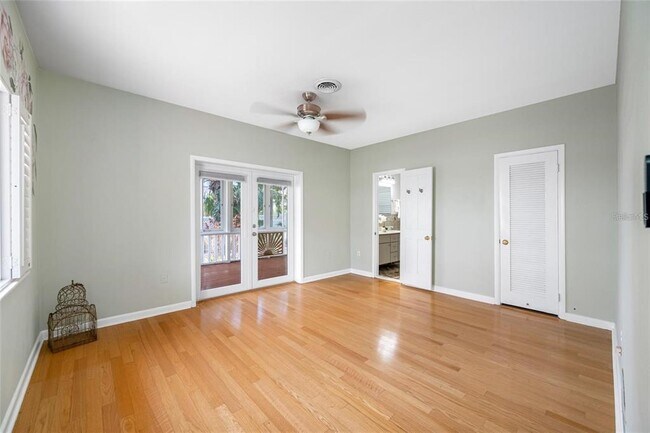 Building Photo - 401 Whitcomb Blvd