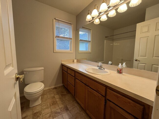 Building Photo - Elegant Home Offering Open Living Spaces, Spacious Primary Suite, and Nature-Inspired Yard