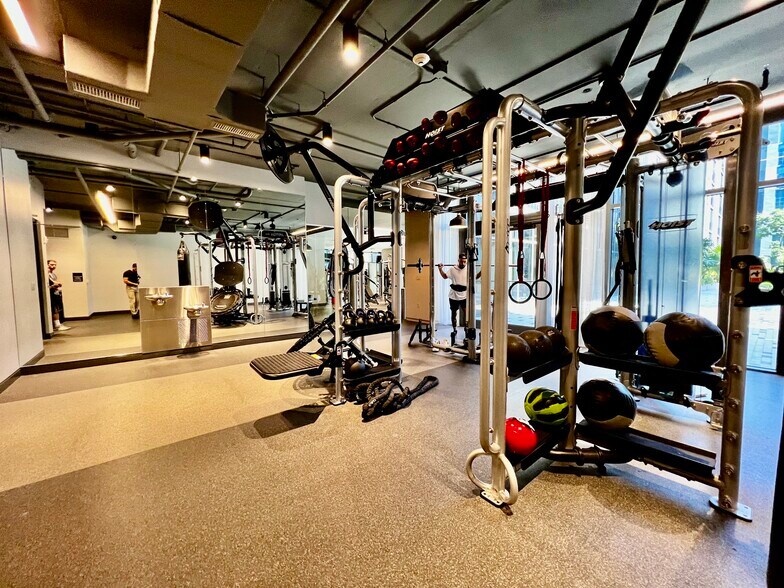 Building Photo - 169 NW 26th St